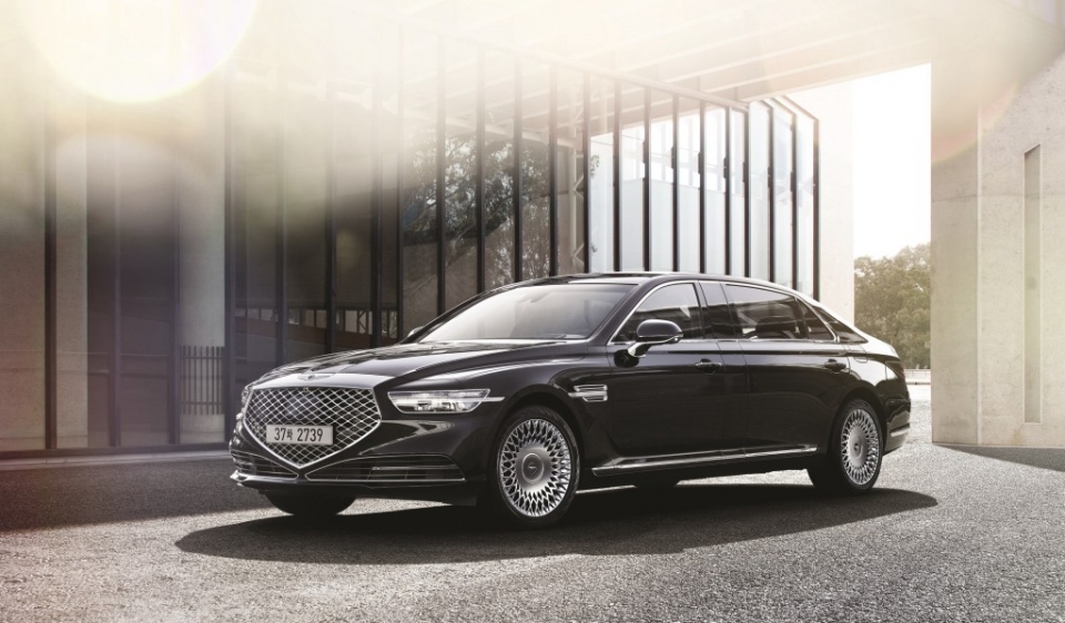 Hyundai ra mắt Genesis G90 Limousine cạnh tranh với Mercedes-Maybach genesis g90 limousine 2019 quyet canh tranh voi mercedes maybach