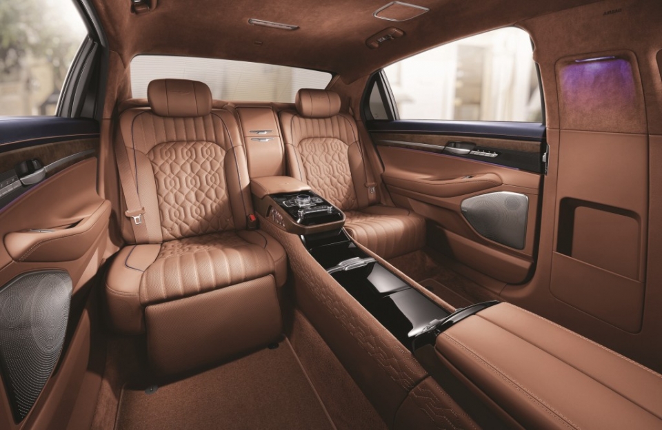 Hyundai ra mắt Genesis G90 Limousine cạnh tranh với Mercedes-Maybach genesis g90 limousine 2019 quyet canh tranh voi mercedes maybach