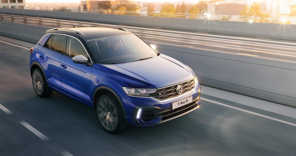 suv do thi co nho volkswagen t roc r co cong suat 300 ma luc