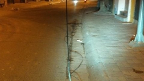 May mắn thoát "bẫy" cáp viễn thông trên phố