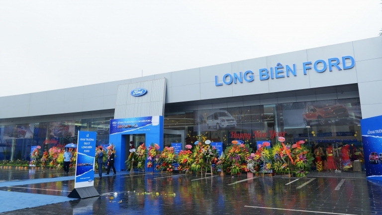 Đại lý Ford Long Biên "tái xuất giang hồ"