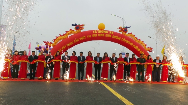 Thông xe cầu vượt nút giao Cổ Linh - đầu cầu Vĩnh Tuy thong xe cau vuot nut giao co linh dau cau vinh tuy