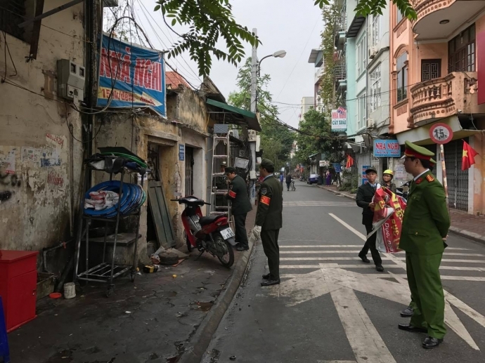 Bị xử lý, người vi phạm thách thức cảnh sát đốt xe bi xu ly vi pham thach canh sat dot hay thu xe cung duoc