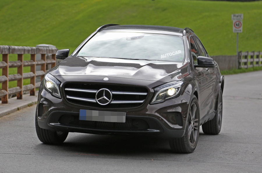 tieu g class mercedes benz glb se canh tranh voi audi q3