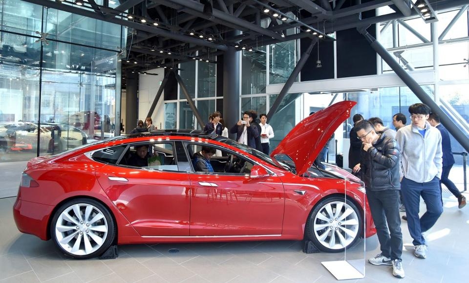 Xe điện Tesla Model S tại Hàn Quốc chính thức có giá từ 108.200 USD xe dien tesla model s tai han quoc chinh thuc co gia tu 108200 usd