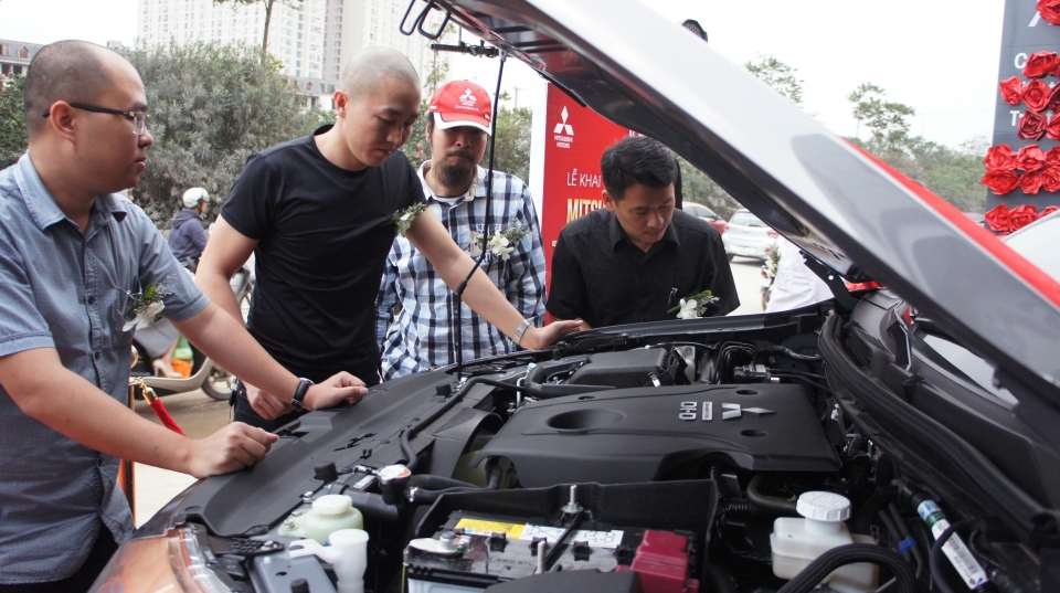 Mitsubishi Việt Nam khai trương đại lý Mitsubishi Trung Thượng mitsubishi viet nam khai truong dai ly mitsubishi trung thuong