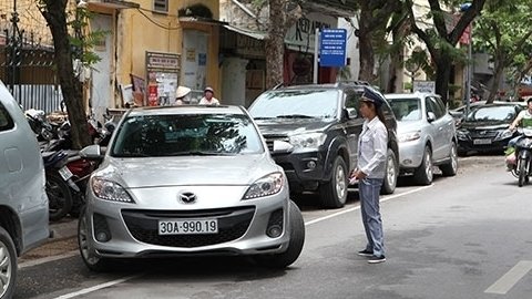 Hà Nội dự kiến từ ngày 1/5 sẽ thu phí trông giữ xe qua ĐTDĐ