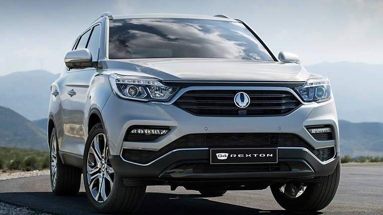 Ssangyong Rexton 2018 được trang bị máy xăng tăng áp 2.0L