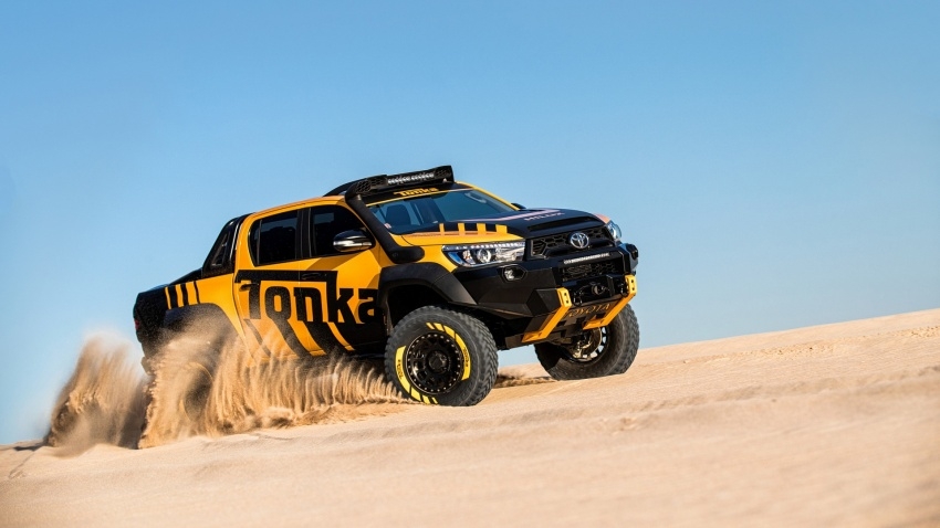 Toyota trình diễn bán tải độ cá tính Hilux Tonka toyota trinh dien ban tai do ca tinh hilux tonka