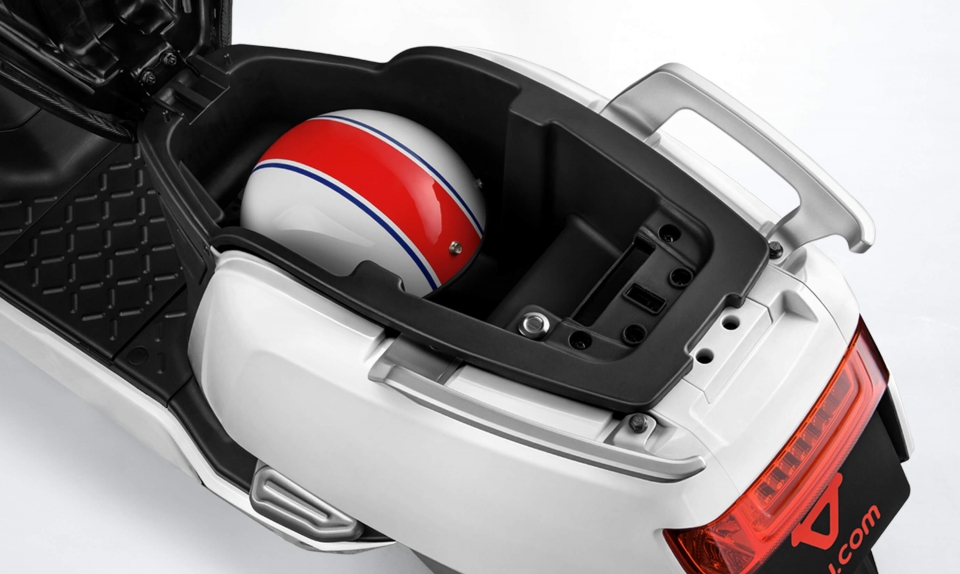 Xe máy điện Niu giá ra biển 2.160 USD, động cơ Bosch, pin Panasonic xe may dien niu ra mat tai malaysia tam hoat dong 80 km