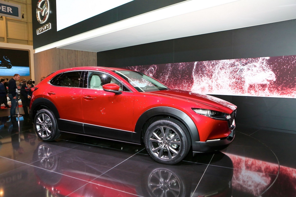 mazda cx 30 ra mat la xe crossover hoan toan moi nam giua cx 3 va cx 5