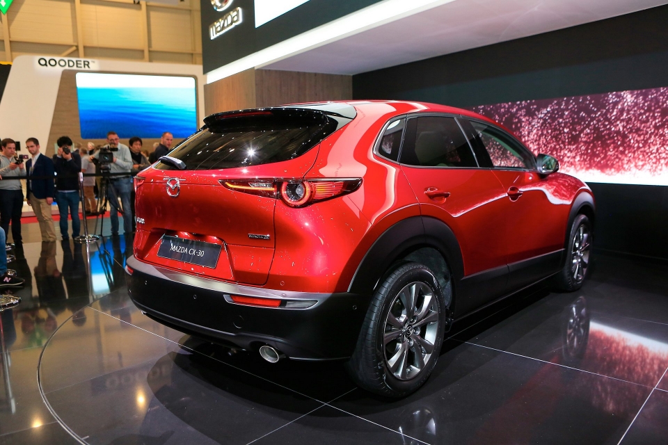 mazda cx 30 ra mat la xe crossover hoan toan moi nam giua cx 3 va cx 5
