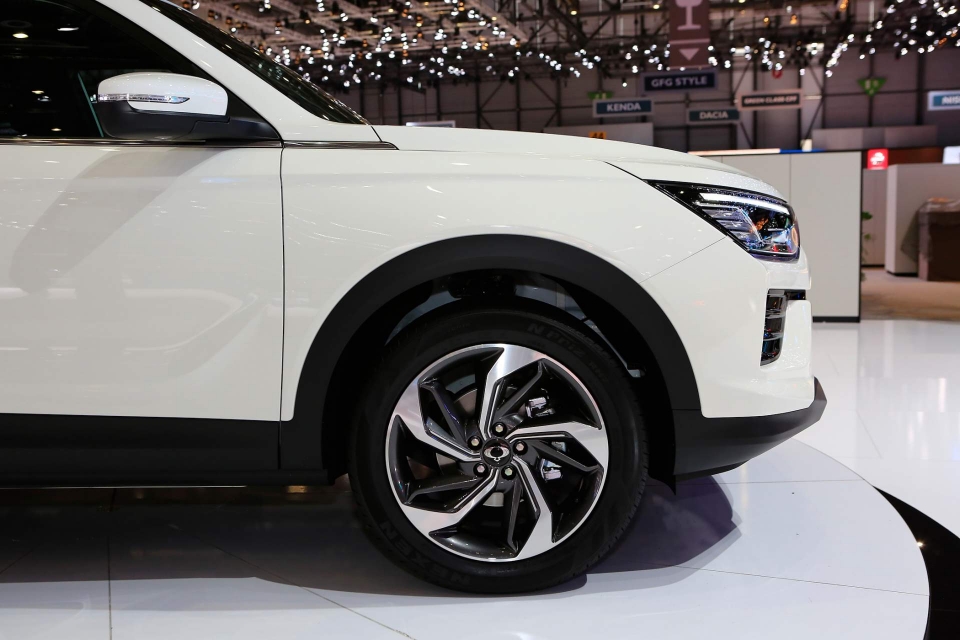 Ssangyong Korando 2019 ra mắt với động cơ tăng áp 1.5L ssangyong korando 2019 ra mat voi dong co tang ap 15l