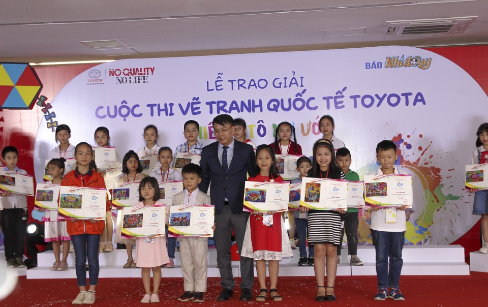 15 em nhỏ đạt giải Nhất cuộc thi vẽ tranh Quốc tế Toyota 15 em nho dat giai nhat cuoc thi ve tranh quoc te toyota