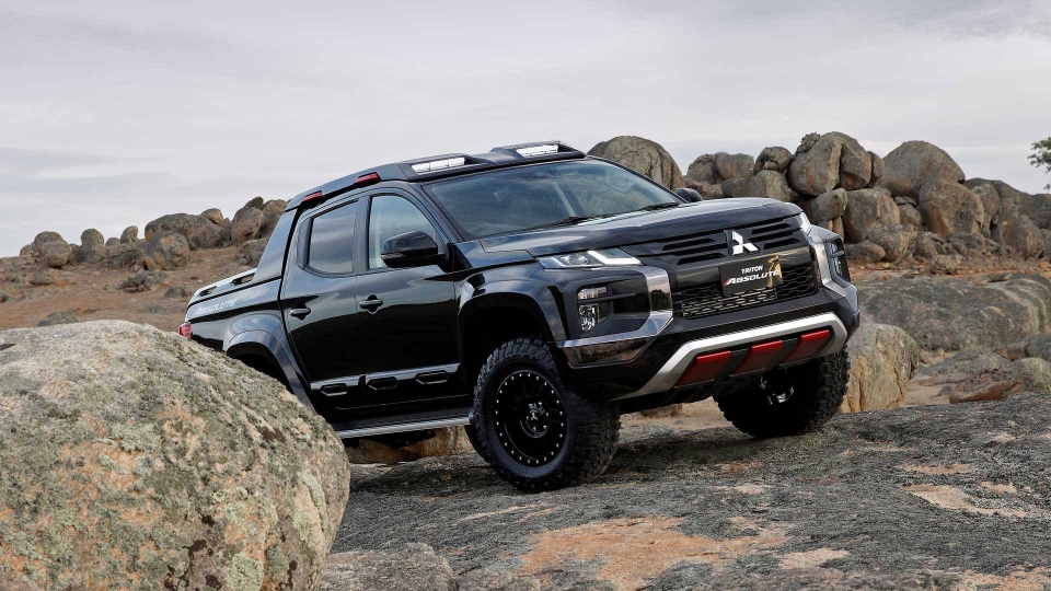 mitsubishi triton absolute se la khac tinh cua ford ranger raptor