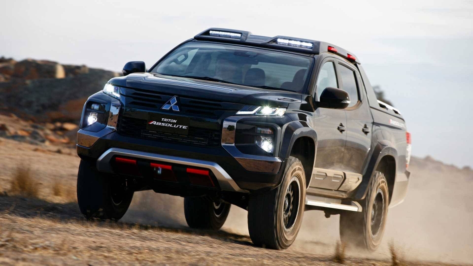 Mitsubishi Triton Absolute sẽ là "khắc tinh" của Ford Ranger Raptor ? mitsubishi triton absolute se la khac tinh cua ford ranger raptor