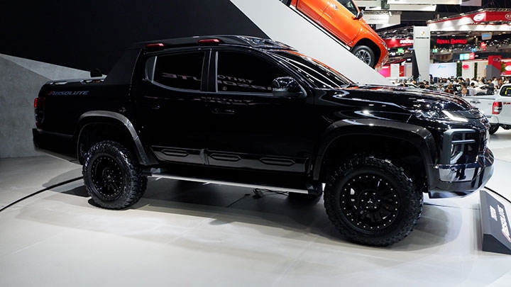 mitsubishi triton absolute se la khac tinh cua ford ranger raptor