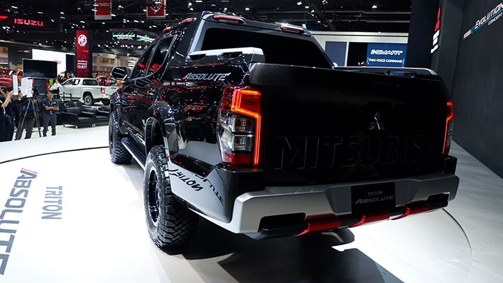 mitsubishi triton absolute se la khac tinh cua ford ranger raptor