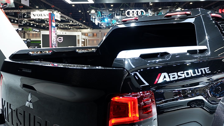 mitsubishi triton absolute se la khac tinh cua ford ranger raptor