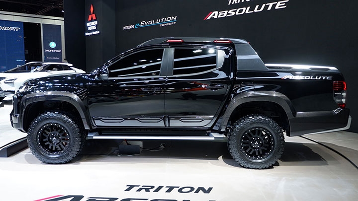 mitsubishi triton absolute se la khac tinh cua ford ranger raptor