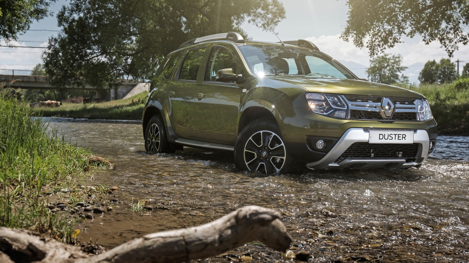renault duster giam gia con 799 trieu vnd tu ngay 104