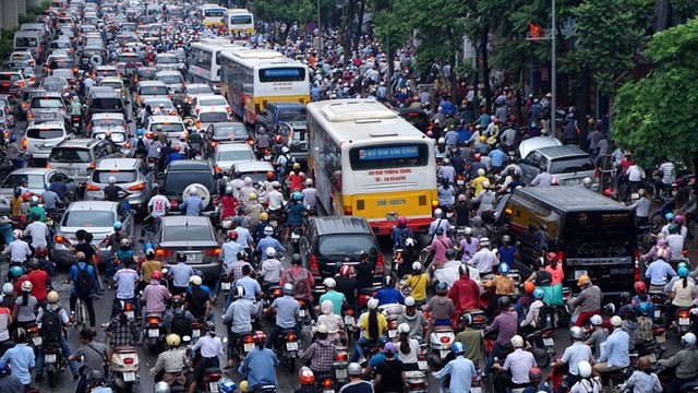 Hà Nội: Đề xuất hạn chế xe chở khách du lịch vào nội đô ha noi de xuat han che xe cho khach du lich vao noi do