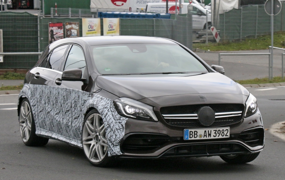 mercedes benz amg a45 2019 se co suc manh hon 400 ma luc