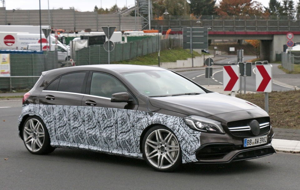 mercedes benz amg a45 2019 se co suc manh hon 400 ma luc