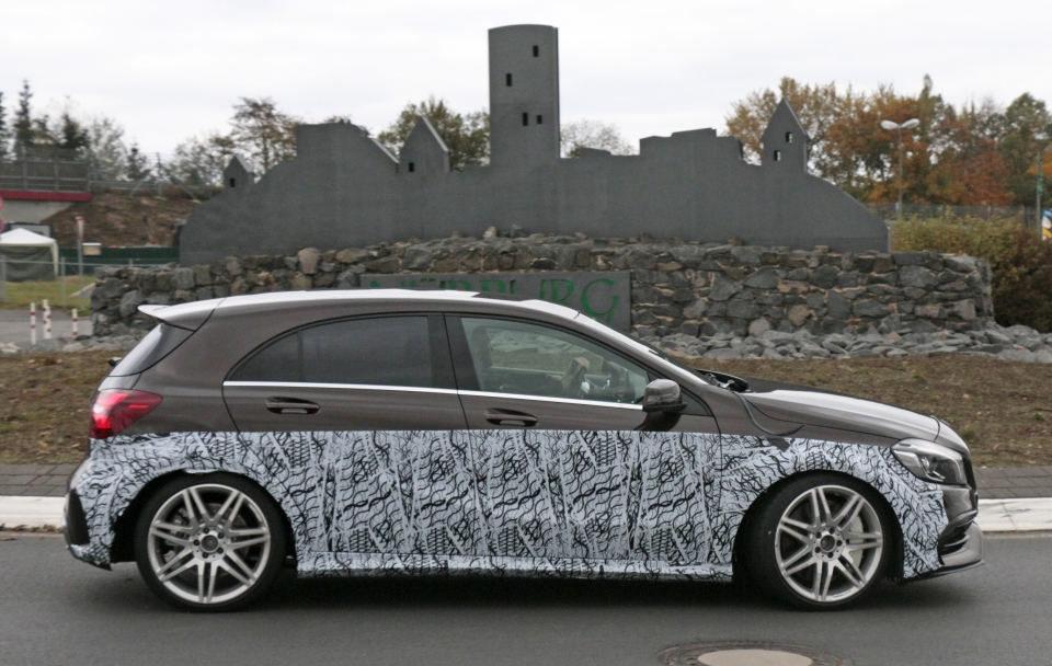 mercedes benz amg a45 2019 se co suc manh hon 400 ma luc