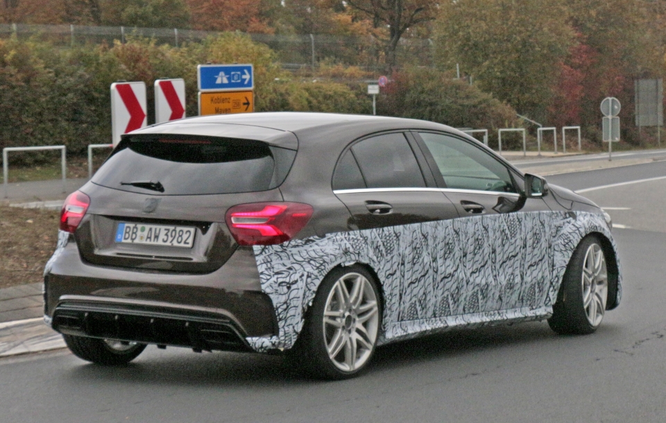 mercedes benz amg a45 2019 se co suc manh hon 400 ma luc