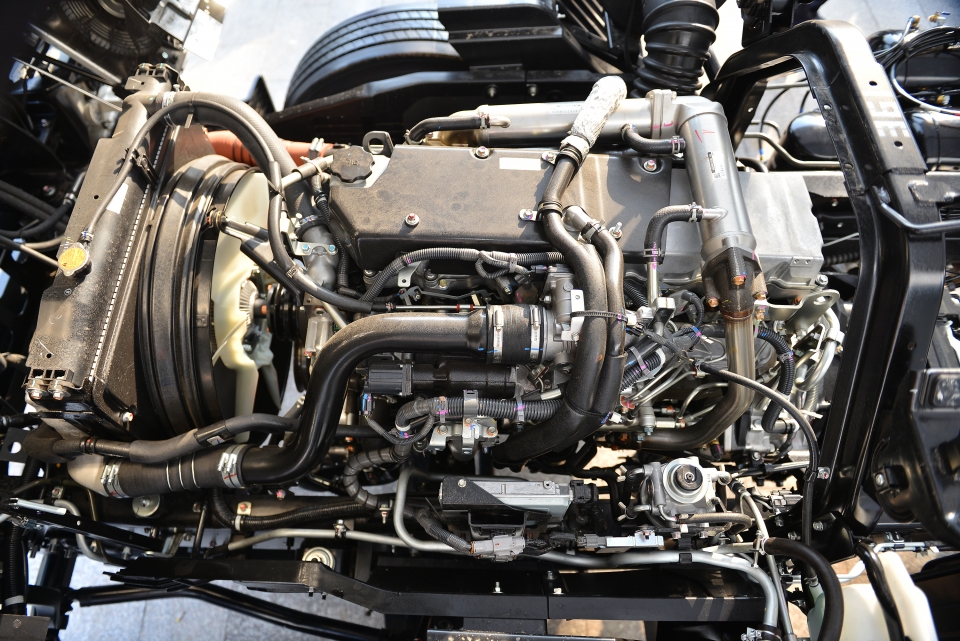 Isuzu ra mắt thị trường miền Bắc dòng xe tải mới đạt chuẩn khí thải Euro 4 isuzu ra mat thi truong mien bac dong xe tai moi dat chuan khi thai euro 4