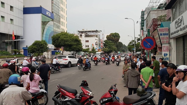 Rút dao "giải quyết" va chạm xe, bị đối phương tước dao đâm thiệt mạng