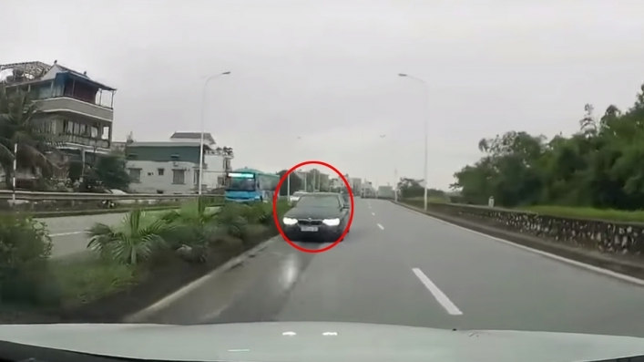 Xe sang phạm luật, cư xử lại không "đẹp"