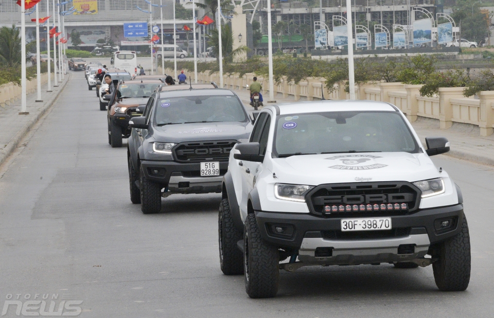 kham pha dong bac bo cung ford ranger ranger raptor va everest