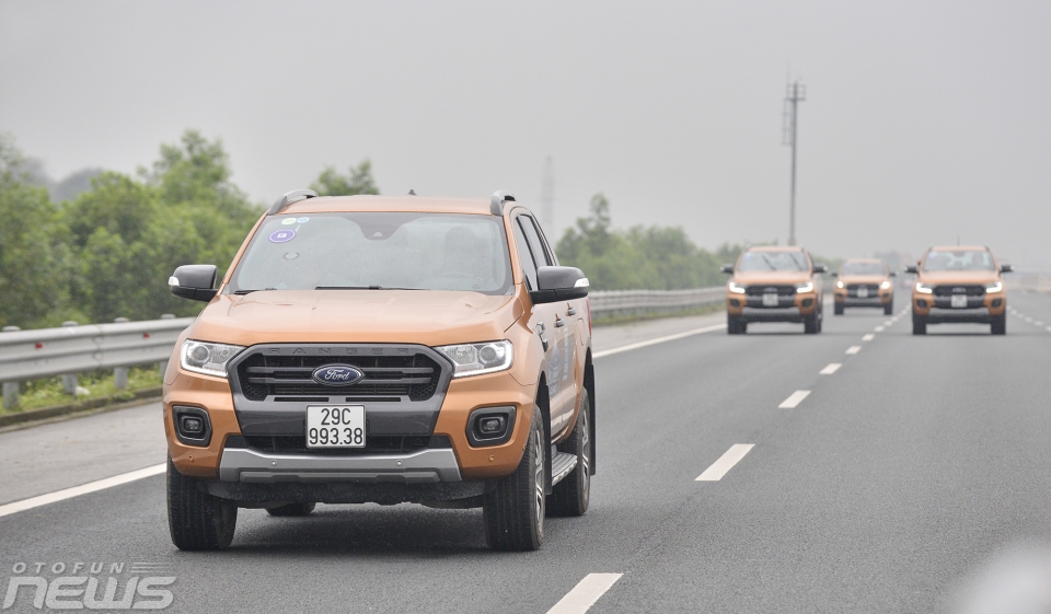 kham pha dong bac bo cung ford ranger ranger raptor va everest