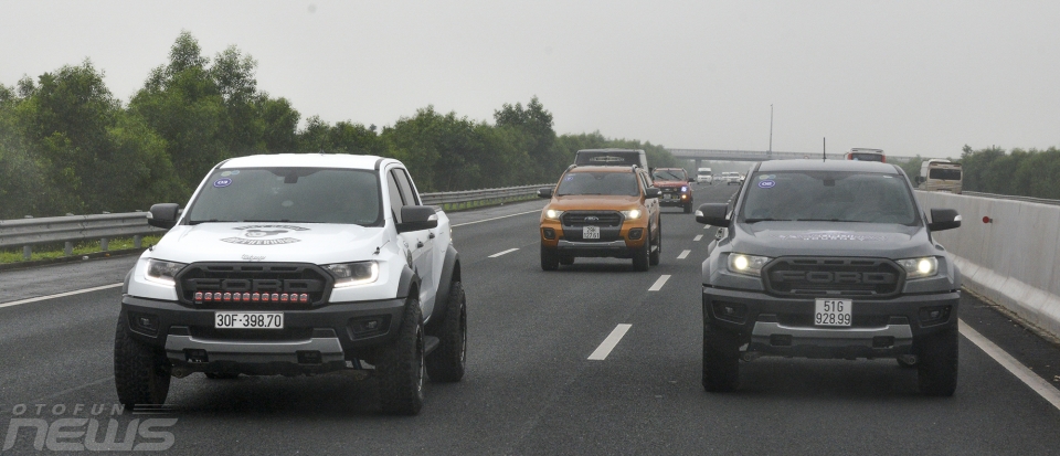 kham pha dong bac bo cung ford ranger ranger raptor va everest