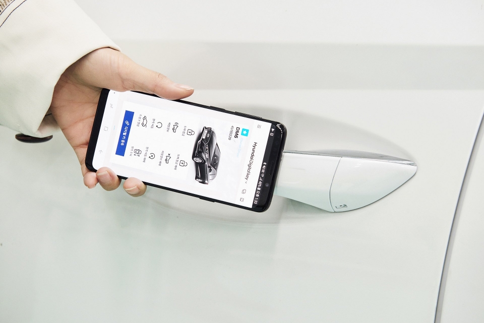hyundai sonata sap pho dien cong nghe khoi dong bang dien thoai digital key