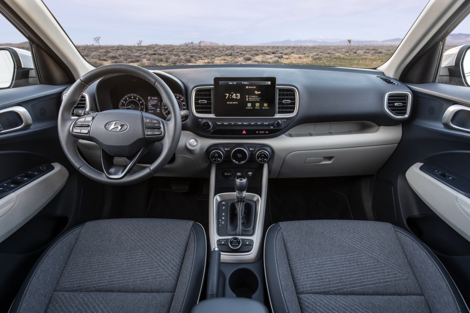 Hyundai Venue ra mắt: SUV nhỏ nhất, nhiều công nghệ, giá rẻ hyundai venue ra mat suv nho nhat nhieu cong nghe gia re