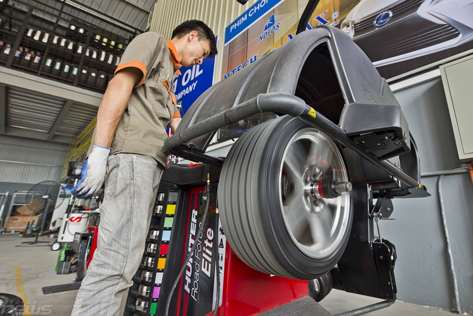 Dạo một vòng quanh trung tâm dịch vụ lốp Tirefun Long Biên dao mot vong quanh trung tam dich vu lop tirefun long bien