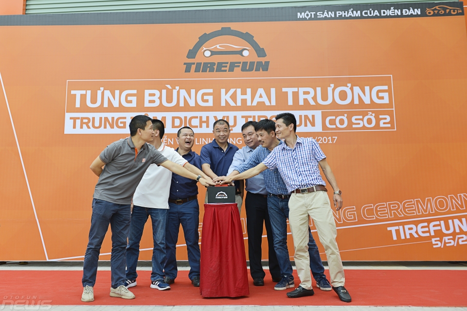 trung tam dich vu lop tirefun long bien tung bung khai truong