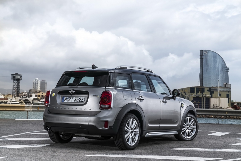 mini sap trinh lang xe hybrid countryman se all4 tai le hoi toc do goodwood