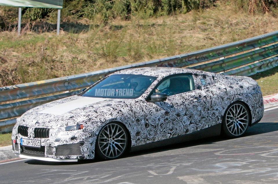 bmw bat mi hinh anh series 8 coupe sap ra mat