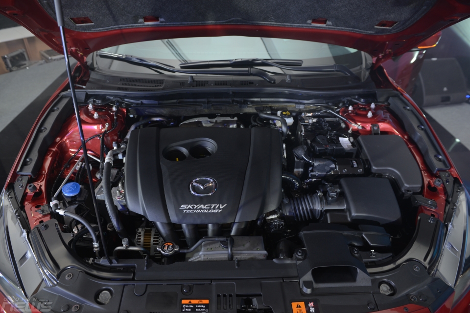 Mazda3 2017 với công nghệ kiểm soát điều hướng mô-men xoắn ra mắt tại Việt Nam mazda3 2017 voi cong nghe kiem soat dieu huong mo men xoan ra mat tai viet nam
