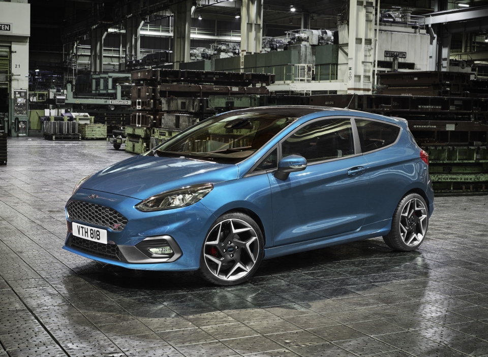 Ford bắt đầu sản xuất Fiesta mới tại Châu Âu ford bat dau san xuat fiesta moi tai chau au