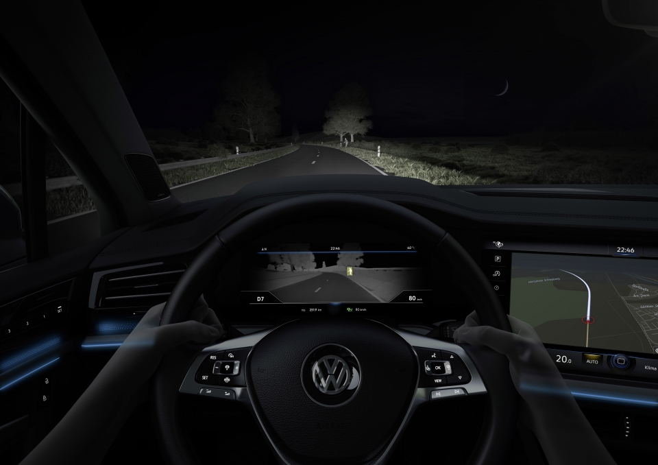 Volkswagen trang bị hệ thống nhìn đêm cho Touareg 2019 volkswagen trang bi he thong nhin dem cho touareg 2019