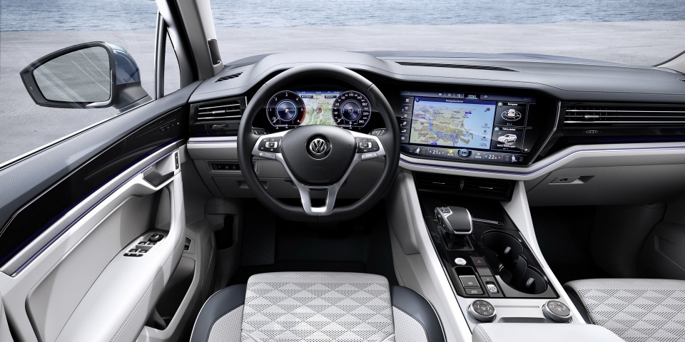 Volkswagen trang bị hệ thống nhìn đêm cho Touareg 2019 volkswagen trang bi he thong nhin dem cho touareg 2019