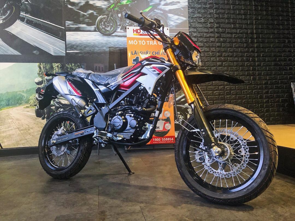 Hé lộ hình ảnh "cào cào phố" Kawasaki D-Tracker 150 tại Việt Nam he lo hinh anh cao cao pho kawasaki d tracker 150 tai viet nam