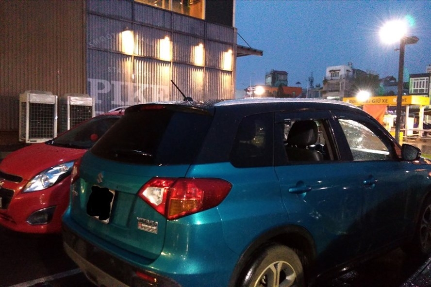 Gửi ôtô ở bãi giữ xe của siêu thị bị đập kính lấy đồ gui oto o bai giu xe cua sieu thi bi dap kinh lay do