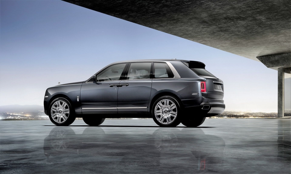 Chi tiết Rolls-Royce Cullinan, SUV đắt giá nhất thế giới rolls royce cong bo xe gam cao dia hinh dat gia cullinan 2018