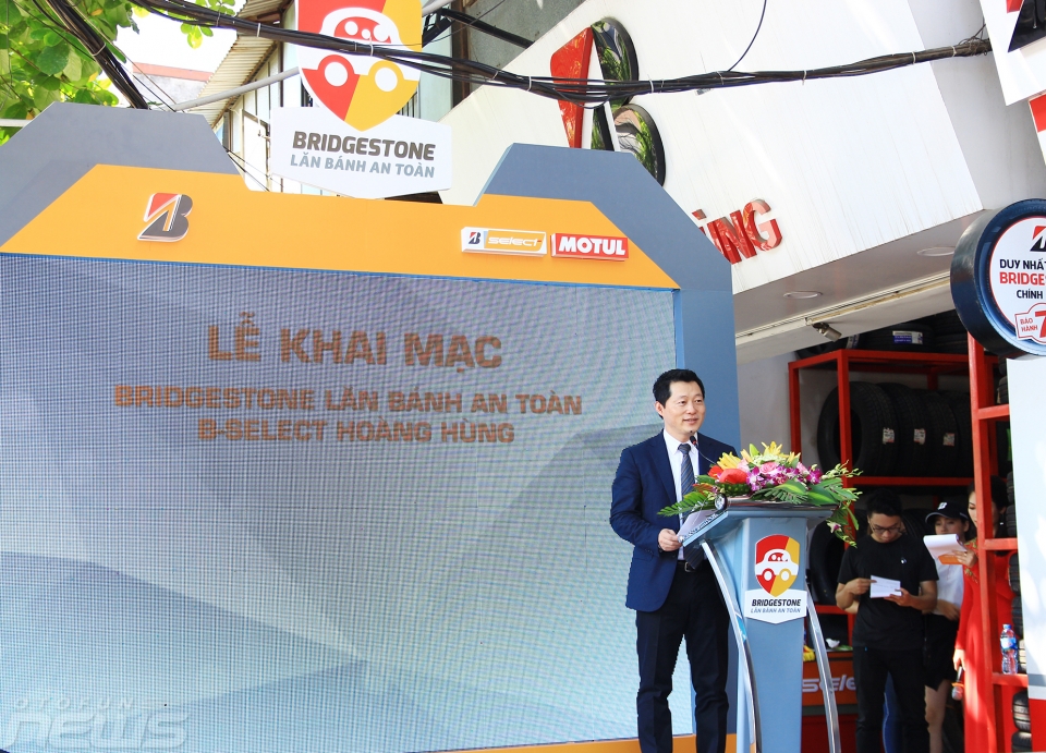 Kiểm tra miễn phí lốp Bridgestone tại Hà Nội bridgestone lan banh an toan den voi nguoi dan thu do